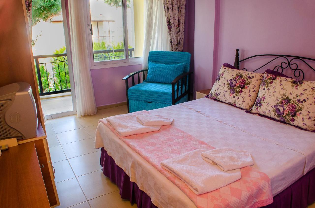Maviev Otel Çeşme Cameră foto
