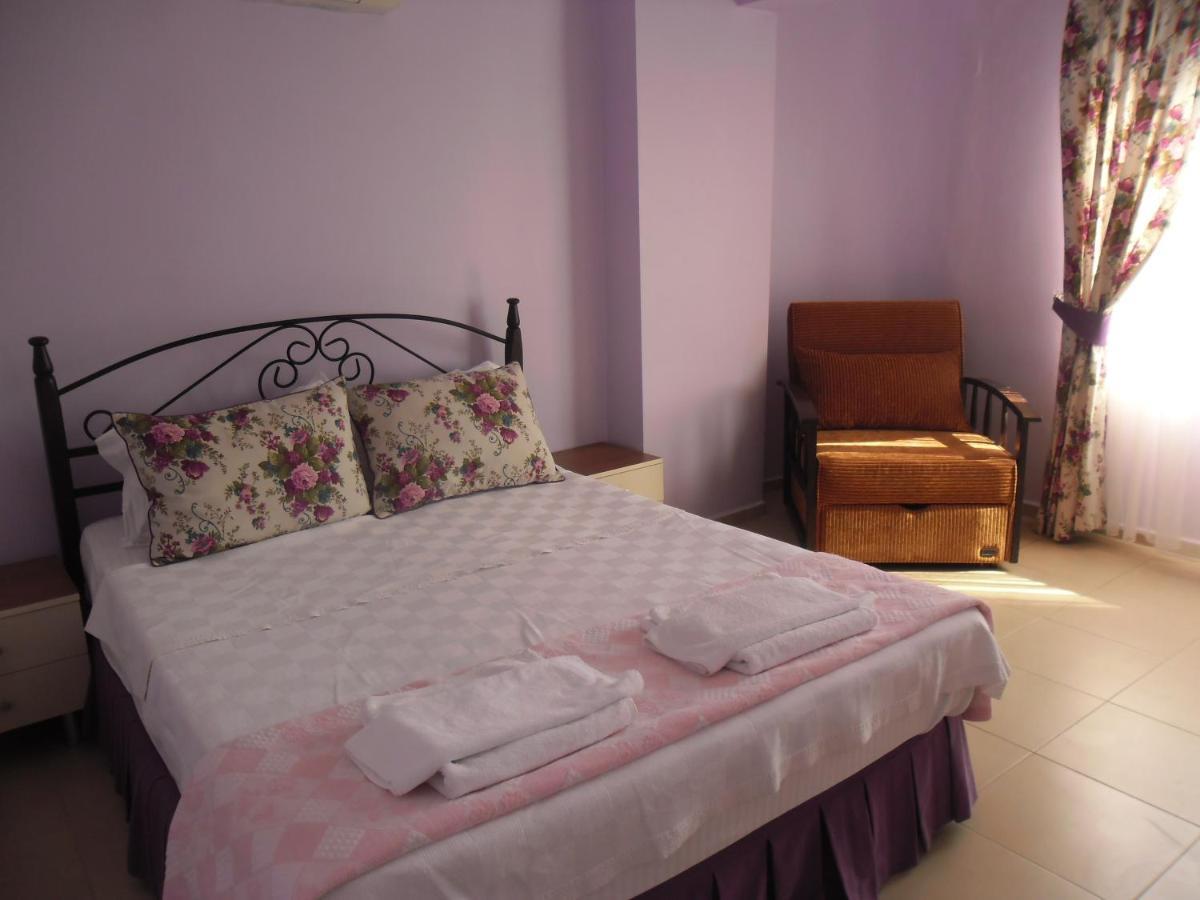 Maviev Otel Çeşme Cameră foto